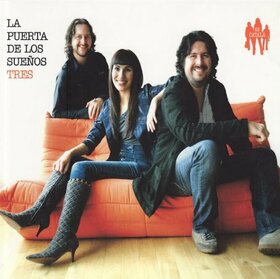 LA PUERTA DE LOS SUEÑOS - TRES - CATALA