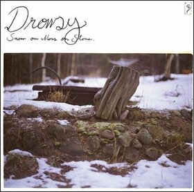 DROWSY - SNOW ON MOSS ON STONE