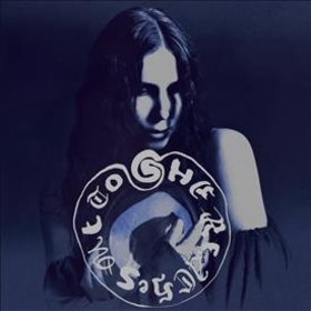 WOLFE, CHELSEA - SHE REACHES OUT